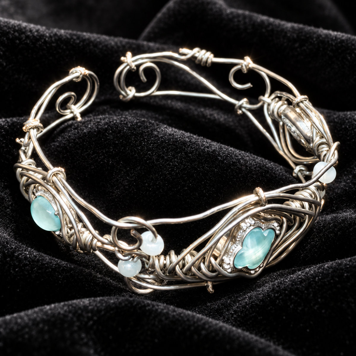 Livenzio® Aqua Heart Wire-Wrapped Bangle Bracelet